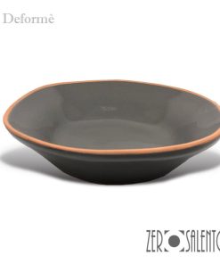 Piatto fondo “DEFORME’ ” in Terracotta con bordo irregolare grigio
