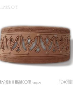 Lampada applique a mezzaluna traforata in terracotta a parete Teril05